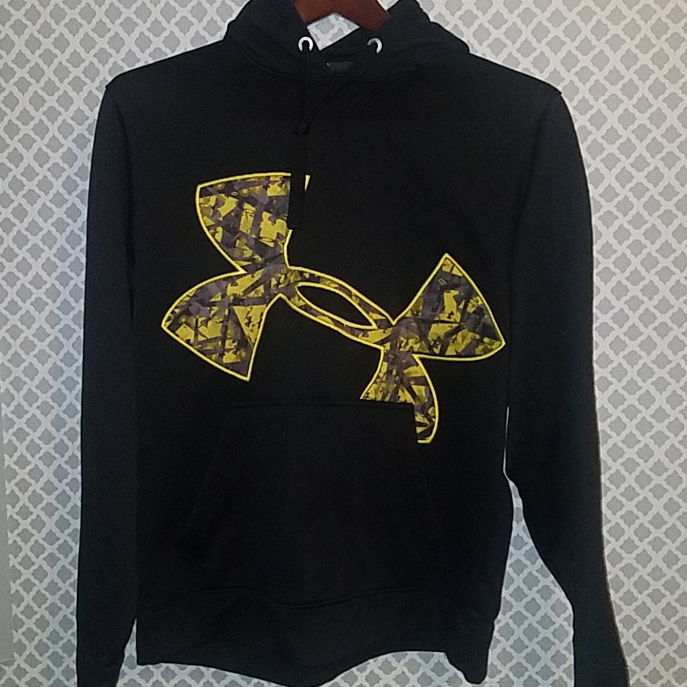 Black underArmour Hoodie
